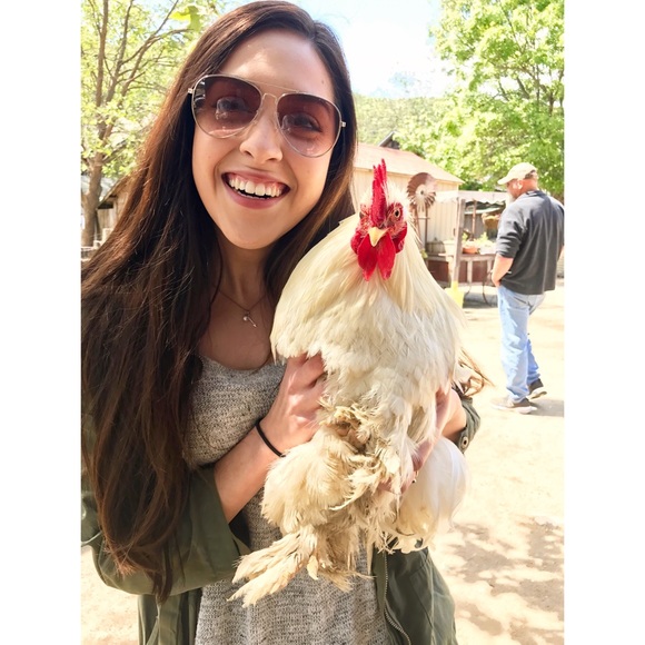 Meet your Posher, Taylor - Picture 6 of 6